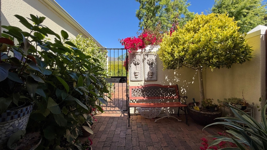 3 Bedroom Property for Sale in Paradyskloof Western Cape
